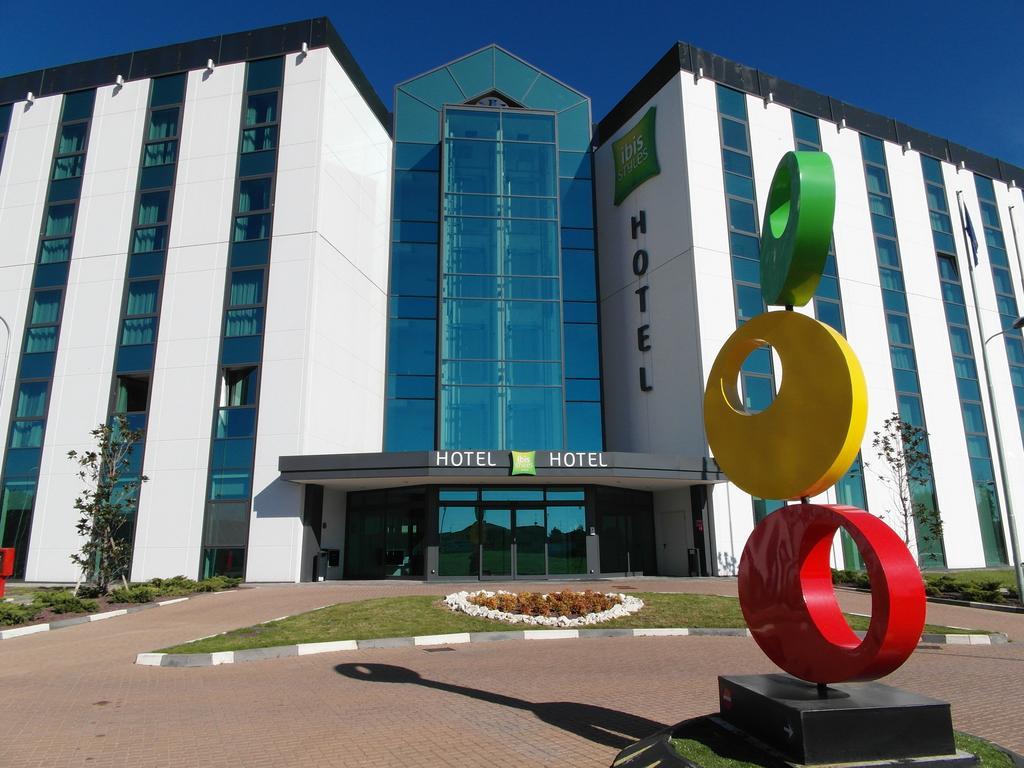 Ibis Styles Milano Melegnano Carpiano Exterior foto