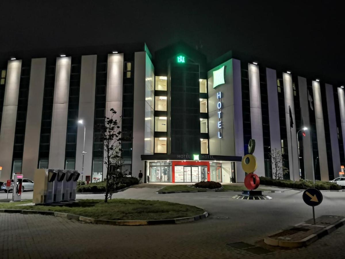 Ibis Styles Milano Melegnano Carpiano Exterior foto
