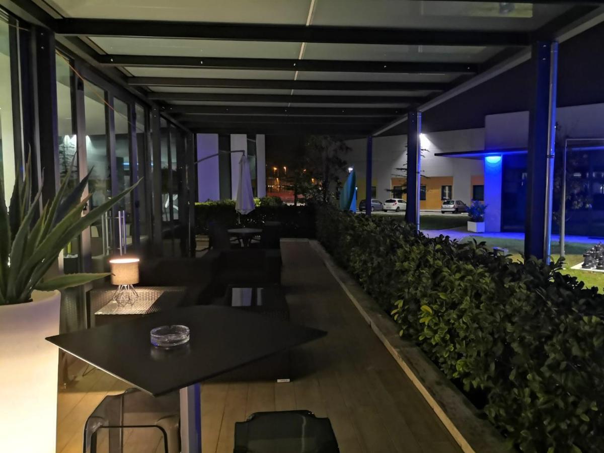 Ibis Styles Milano Melegnano Carpiano Exterior foto